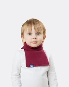 Stan Merino Cashmere Neck Warmer in Berry