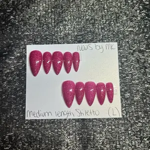 Color changing pink press ons