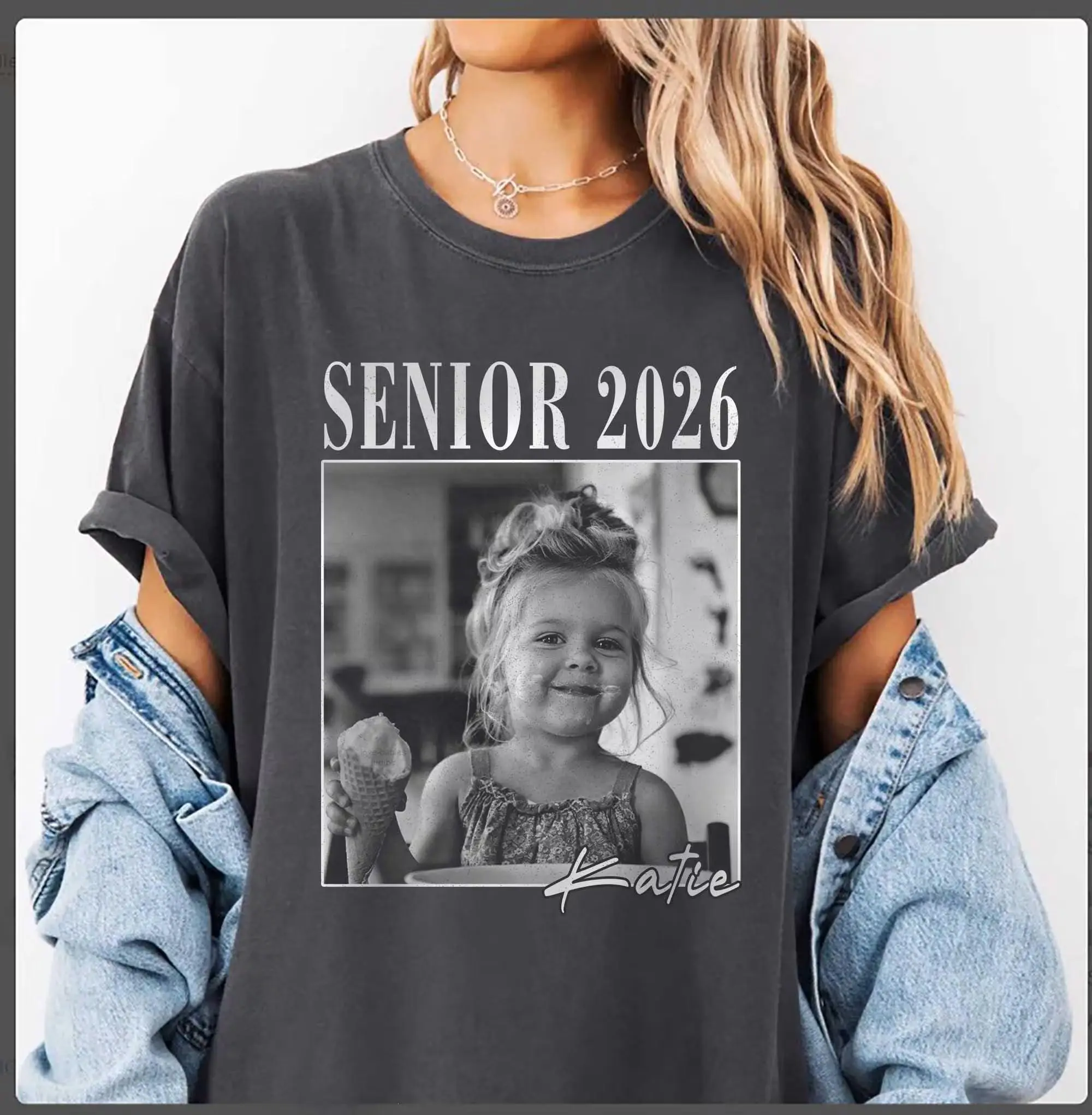 Personalised Vintage Photo And Year Senior Shirt: Custom Graduate Picture Shirt, Class of 2026 Graduation Gift, Retro Senior Boy Girl Shirt