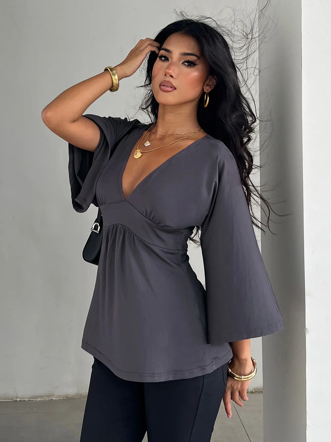 Lazy Retro Minimalist Solid Color Deep V-Neck Batwing Sleeve T-Shirt. Loose Versatile Streetwear Street Style Lazy Top. Sporty Casual Hot Girl Elbow Sleeve Top for Summer. Casual Daily Tops Womenswear