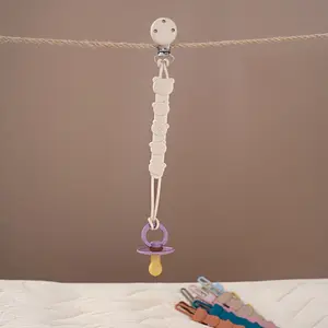 Silicone Pacifier Chain with Bear Clip, Safety Harness for Infant Car Seats and Baby Clothes, Durable Silicone Buckle for Parents, Pacifierclip, Sensory Teether