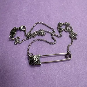 Heavyweight Cross Pin Necklace Vintage 50cm Unisex Stainless Steel Chain Jewelry with Unique Floral Design for Men and Women