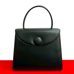 Pre-owned GIVENCHY Calfskin Shoulder Bags 4G Logo Leather Handbag