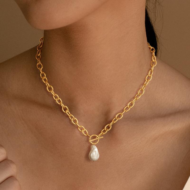 Gold Chunky Cross Necklace for Women Statement Cross Pendant Necklace Layered Hammered Bold Cross Necklace Vintage Toggle Clasp Necklace Accessories tennis petal update hat sand casting jewelry