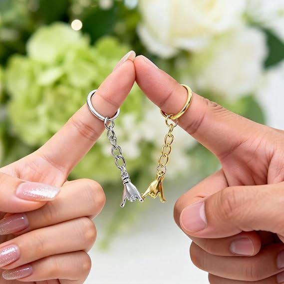 Pinky Promise Matching Keychains for Couples, Romantic Valentine‘s Day Gifts for Him Her Boyfriend Girlfriend, Meaningful Anniversary Presents for Long Distance Relationship, Premium Quality Elegant Design Couple Keychain Set Gold Silver (3.9 Inch)
