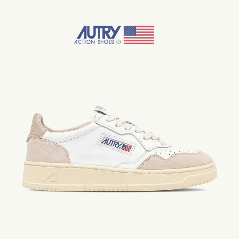 Grayish-white brown tail