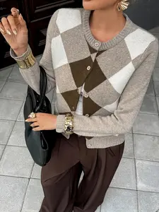 Women's Fashionable Long Sleeve Knit Button Cardigan, Colorblock Pattern, Round Neck, Fitted, All Seasons, Casual Wear, Polar Fleece Material