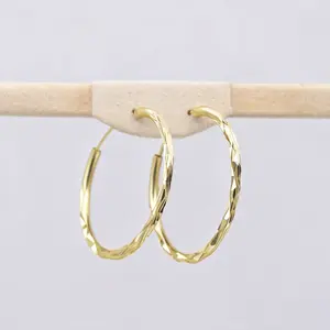 Classic Simple Hoop Earring for Women Gold Color Geometric Pattern Versatile Metal Jewelry Gifts for Various Occasions