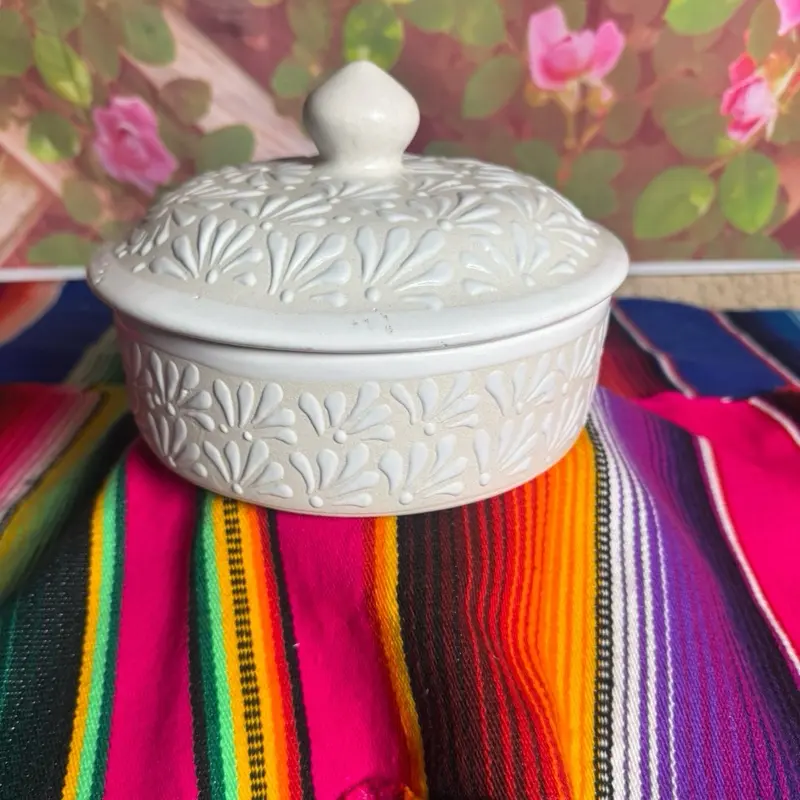 Tortillero estilo Talavera color blanco Tortillero estilo Talavera color blanco