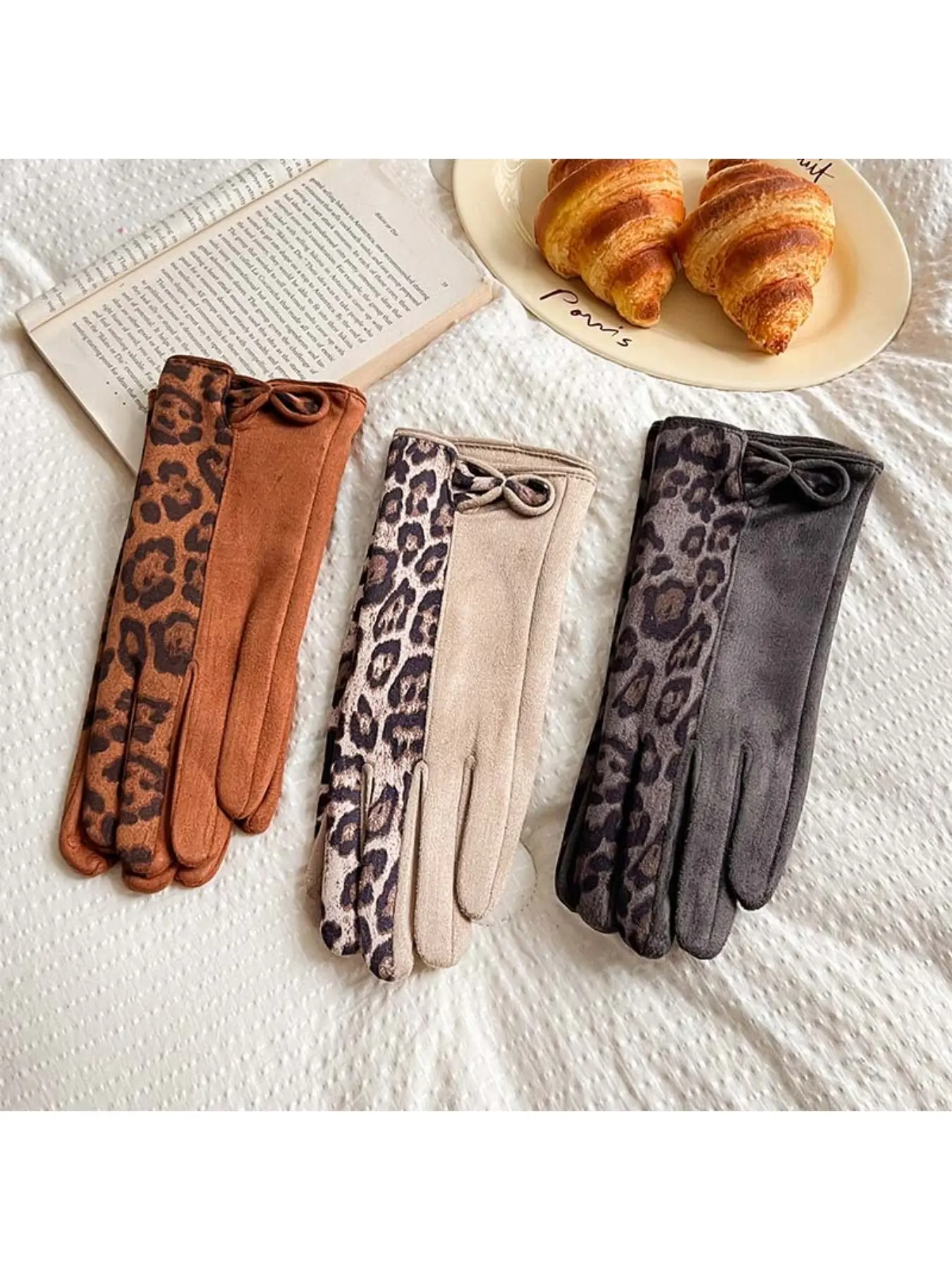 New Suede Gloves with Leopard Print Patchwork Double Intarsia Winter Warmth-Insulating Fingered Gloves for Women, Gloves for Cold Weather