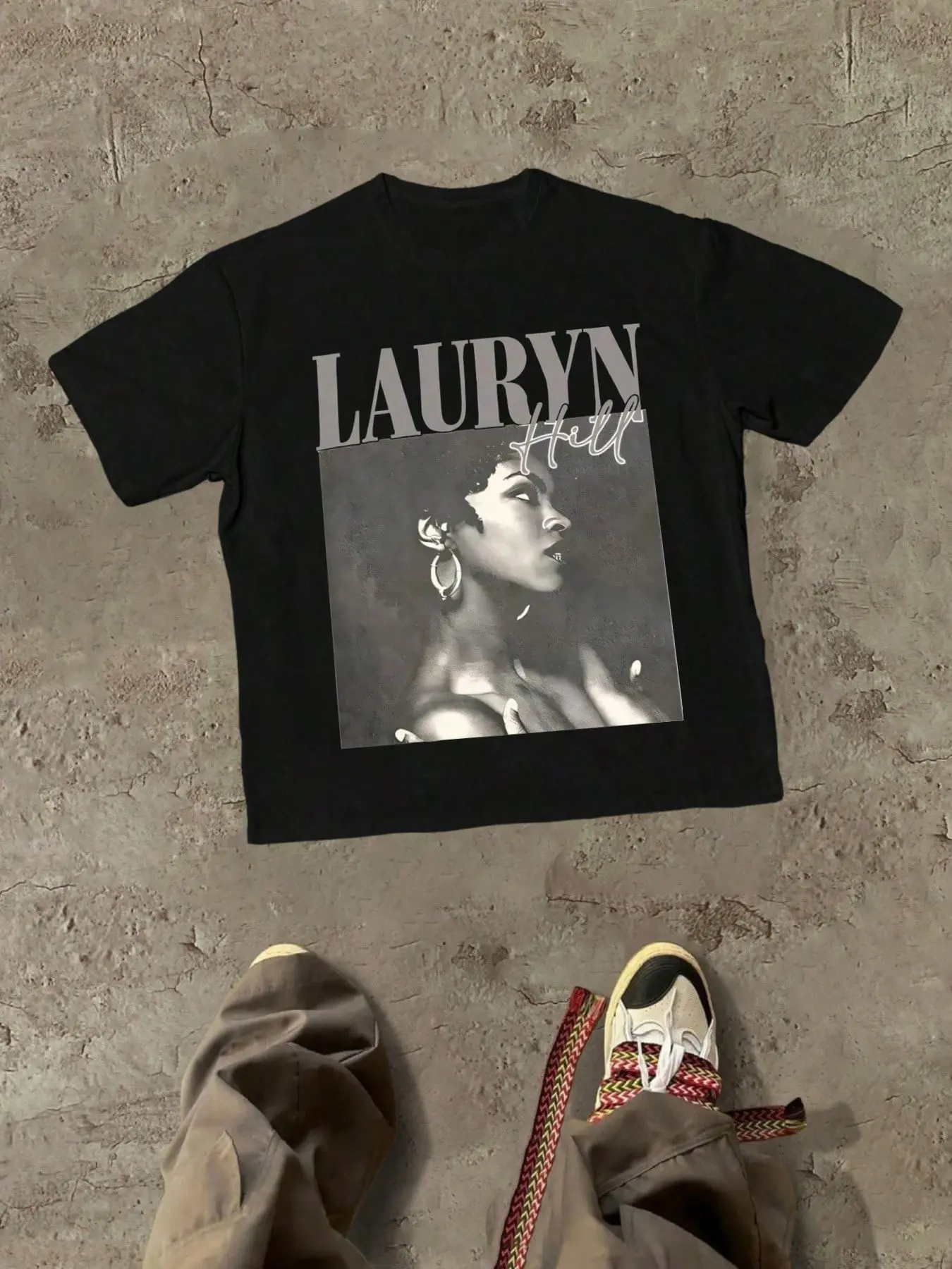 "Lauryn Hill" Vintage 90s Hip-Hop Graphic T-Shirt for Men & Women, Retro R&B Music Print Tee, Cotton Blend Casual Streetwear, Oversized Crew Neck Top for Concert Outfit, Street Style, Nostalgic 90s Vibes, Indie Aesthetic, Y2K Inspired, Loose Fit, Baggy