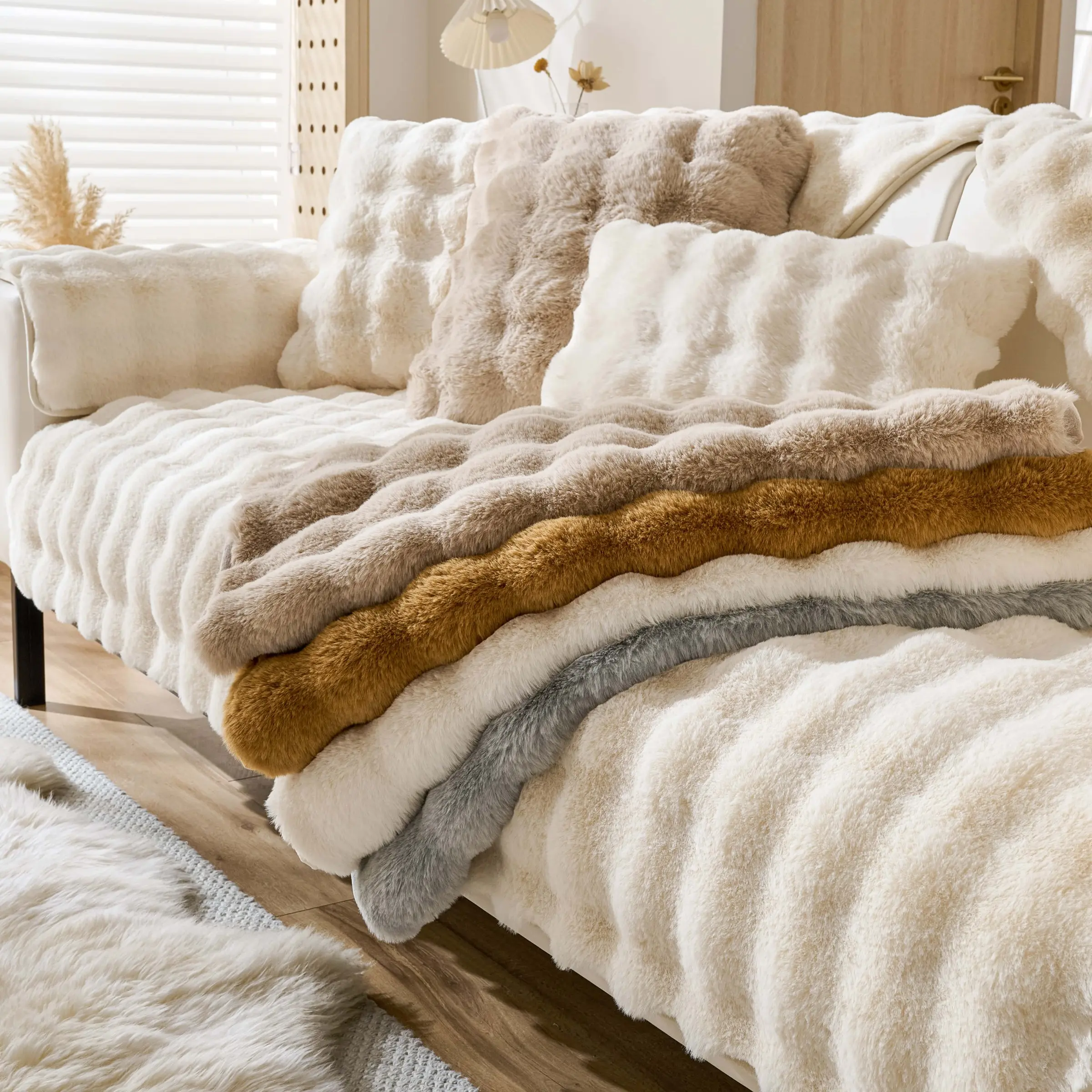 Solid Color Sofa Cover, 1 Count Non-slip Cover, Couch Covers, Cover for Couch, Washable Couch Slipcover, Soft Washable Reusable Universal Sofa Protector, Bubble Fleece Warm and Pet Friendly, Can Be Used As Floor Cushion, Bedside Cushion