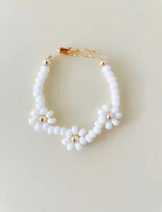 Gold & White Daisy Bracelet | Handmade Floral Jewelry | Dainty Bracelet for Women & Girls