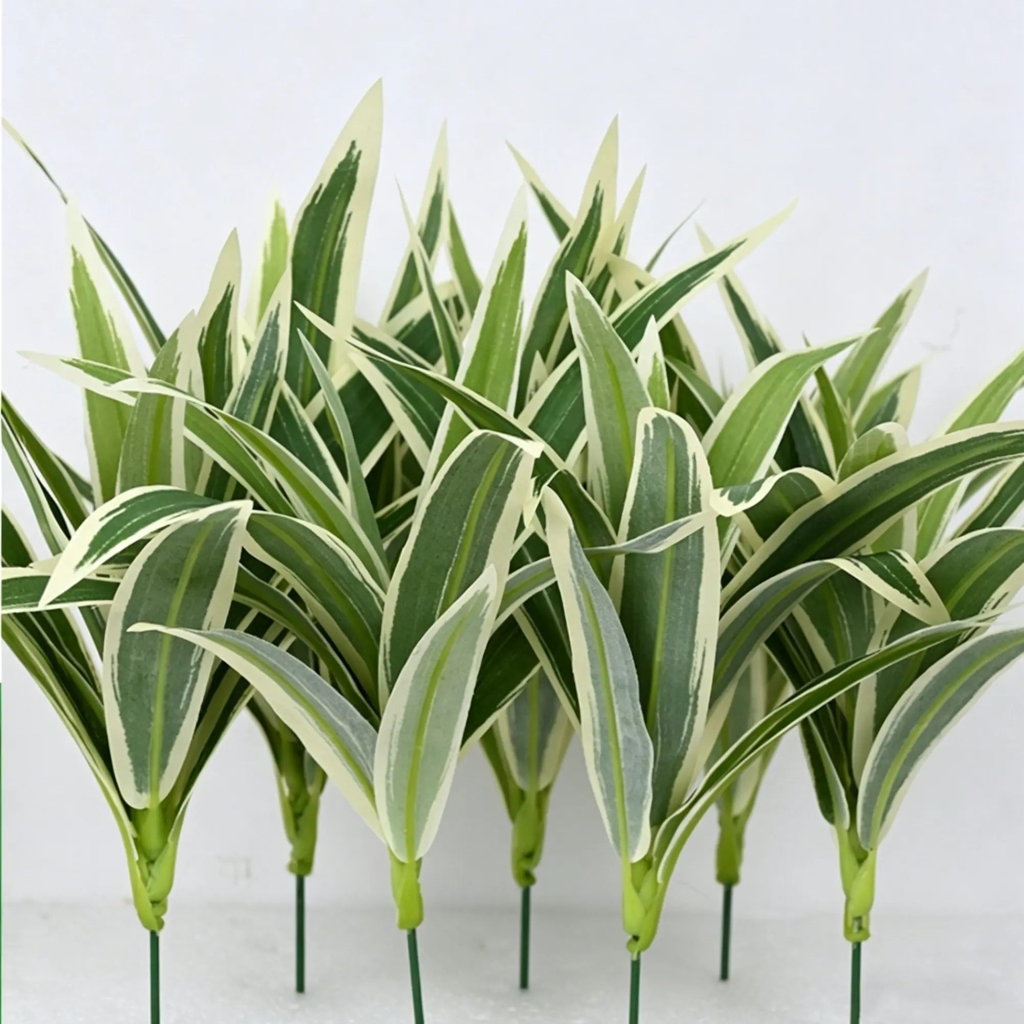 10pcs Artificial Spider Plant, Elegant Artificial Plants – Ideal for Garden And Home Decor, Uv-Resistant Greenery – Suitable for Outdoor Gardens | Home Decor | Artistic Decor | Artificial Greenery, Valentine'S Day, Easter, Artificial Plant Set