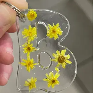 Personalized Floral Letter Keychain - Custom Initial Resin Keychain with Dried Flowers, 2 Inch Length, Handmade Name Accessory for Her, Birthday Gift
