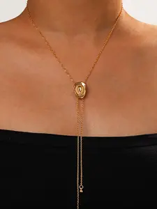 A vintage western Bohemian style, minimalist design, fashionable golden cowboy hat with a drawstring, and a long necklace for women, suitable for daily casual wear, festivals, birthdays, parties, anniversaries, and other occasions.