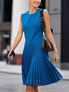 Loose Sleeveless Pleated Solid Color Round Neck Mid-Length Dress, Casual Fashion for Women, Elegance, Comfortable and Stylish