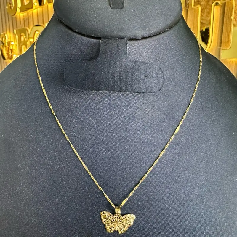 Cadena con mariposa 10K