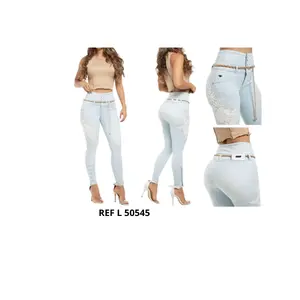 Premium Colombian jeans with beautiful, sparkling embroidery, a four-button waistband, and a push-up effect that enhances the buttocks. The slim fit features a delicate rhinestone embroidery design that accentuates your curves. Beautiful jeans.