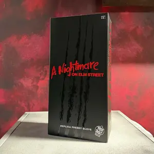 A NIGHTMARE ON ELM STREET - DELUXE FREDDY KRUEGER GLOVE