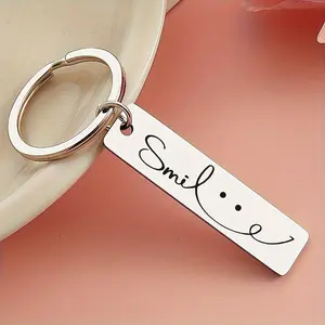 A Keychain That Brings Joy to Friends, Featuring a Stainless Steel Engraved Smile Design, Perfect As a Gift for Family, Friends, Classmates, And Colleagues for Thanksgiving, Christmas, Or Birthday Parties