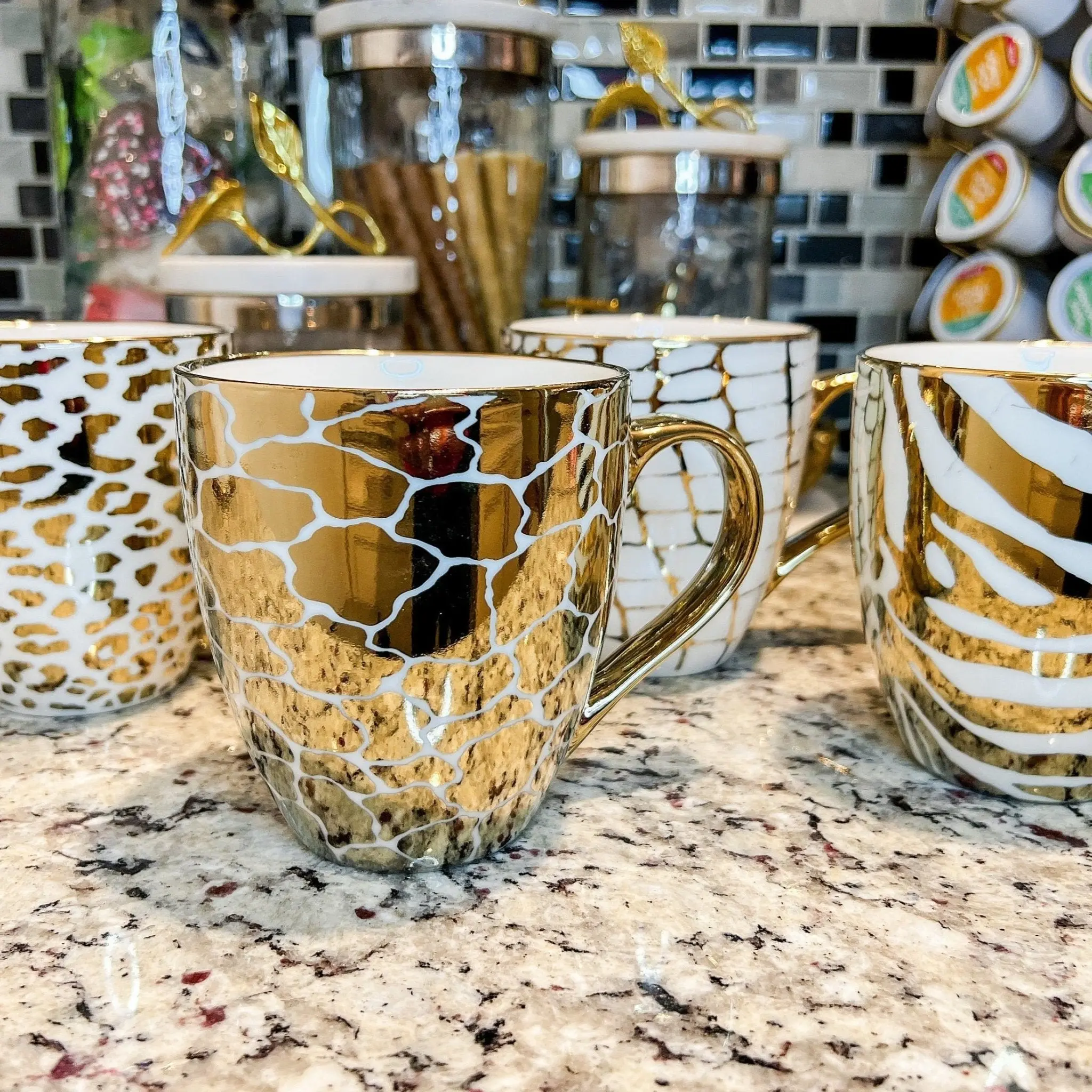 Gold Metallic Animal Pattern Print Coffee Mug (19oz) Gold Metallic Animal Pattern Print Coffee Mug (19oz)