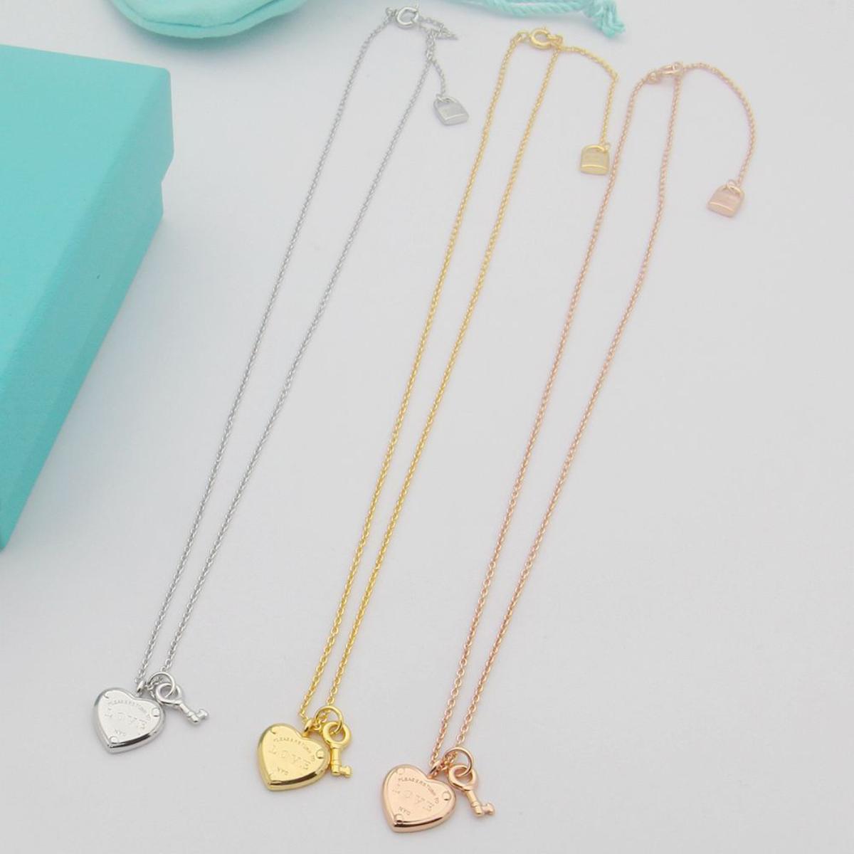 Timeless Heart and Key Pendant Necklace, Elegant Collarbone Chain for Daily Wear & Office Style