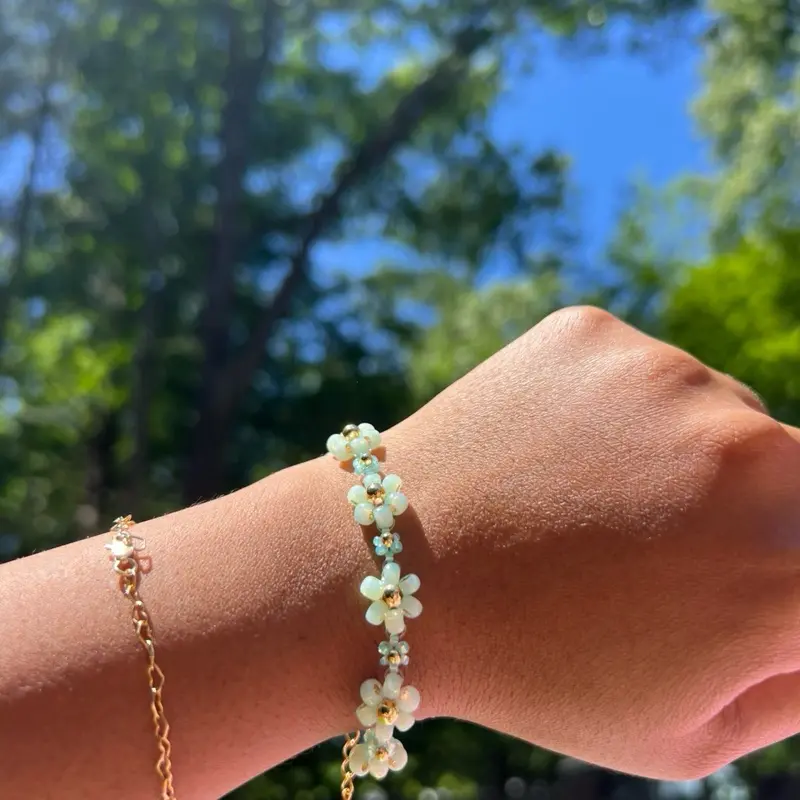 Teal daisy bracelet
