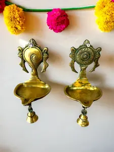Hanging Shankh & Chakra Diya