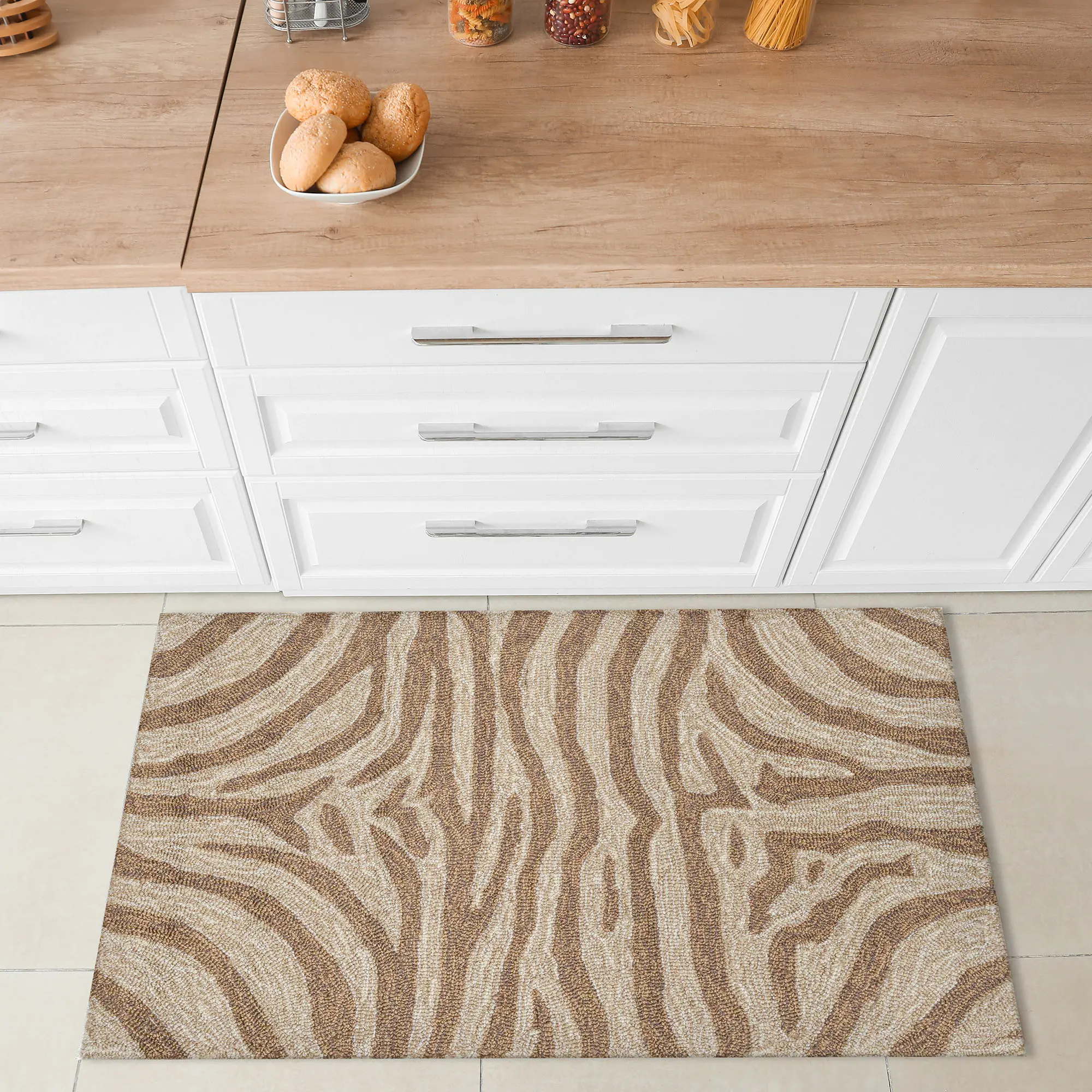Lush Decor Ravella Hand-Tufted Synthetic Blend Durable Area Rug - Indoor/Outdoor Contemporary Graphic Lodge Zebra Print, Patio, Home Decor, Soft, Decorative Living Room Option, Patio Rug, Home Decor Rug