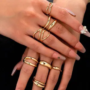 7pcs Gold-Tone Thick Ring Set for Women – Minimalist Criss-Cross Design, Stackable Style, Perfect Gift for Special Occasions & Everyday Wear