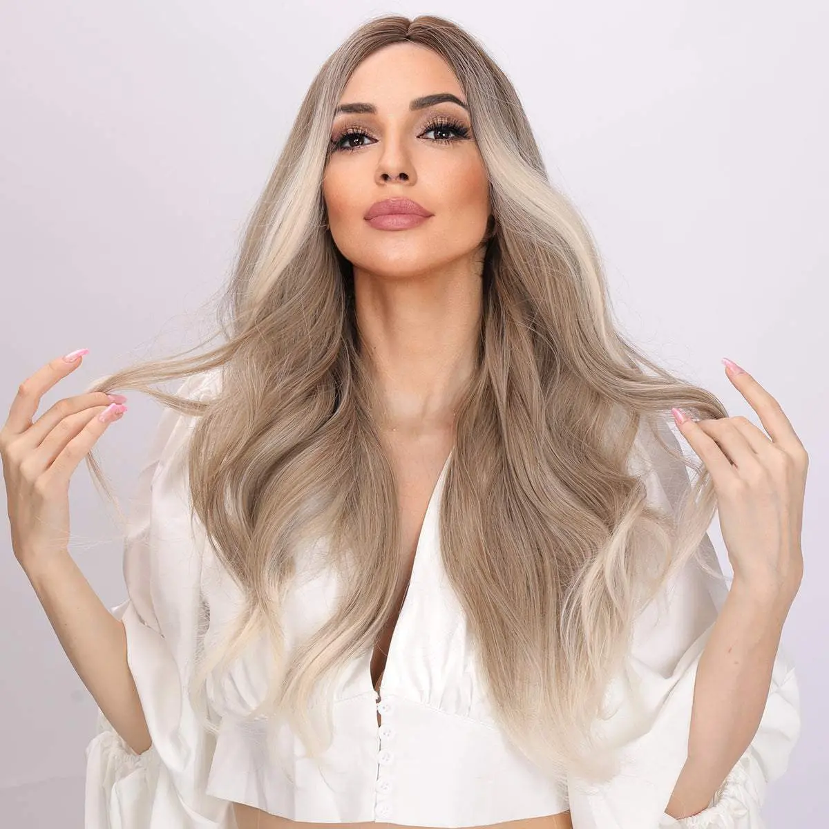 Smilco 26-Inch Ombre White Gold Synthetic Hair Wig, Long Loose Wave Heat Friendly Style with Adjustable Strap for a Natural Look, Heat Friendly Wig, Ombre Wavy Wigs Blonde Brown Wave
