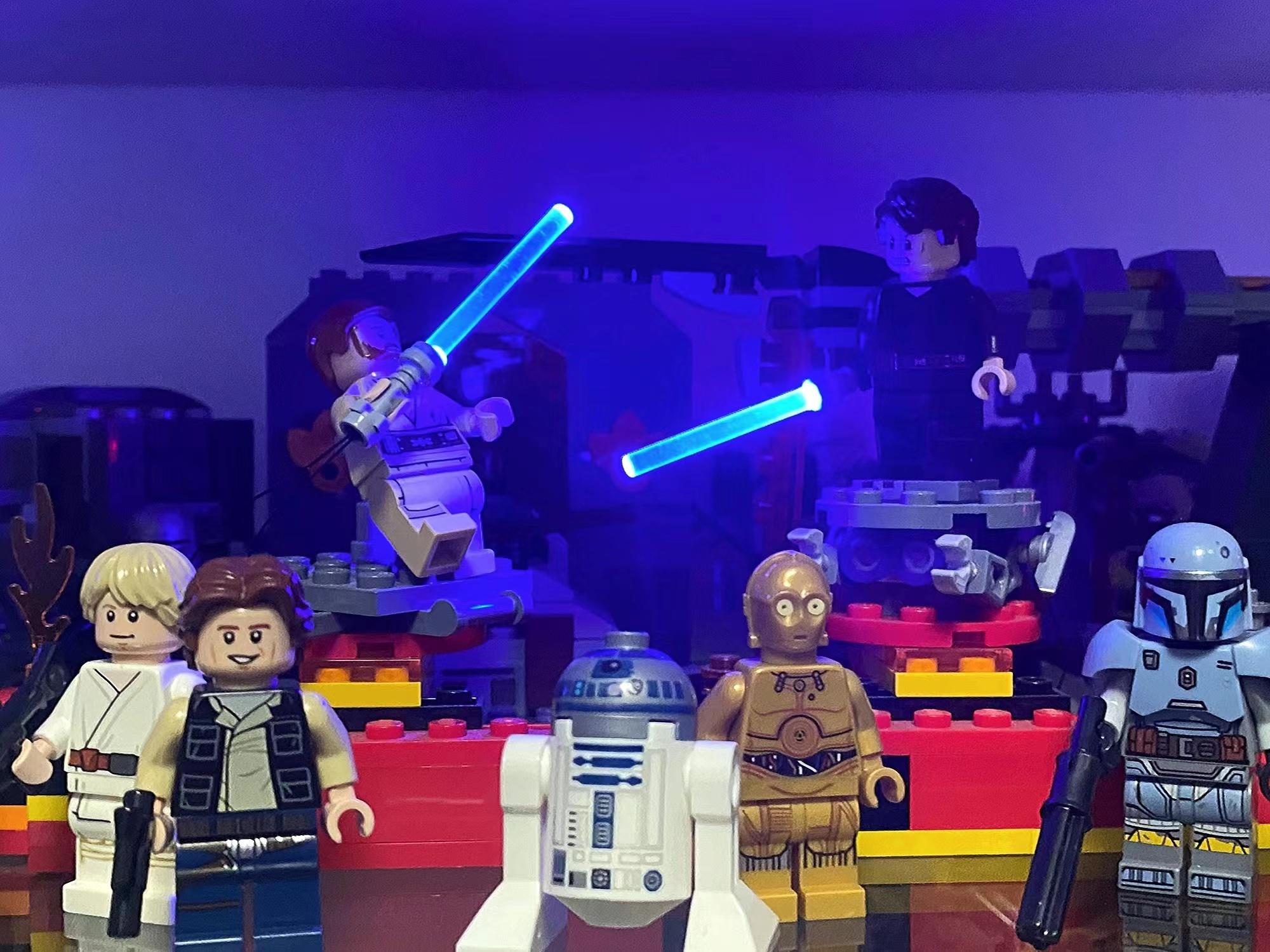 LYBMTWF USB-Powered LED Lightsaber is custom-tailored specifically for minifigures. This handheld, illuminated lightsaber makes an excellent choice for a birthday or holiday gift.