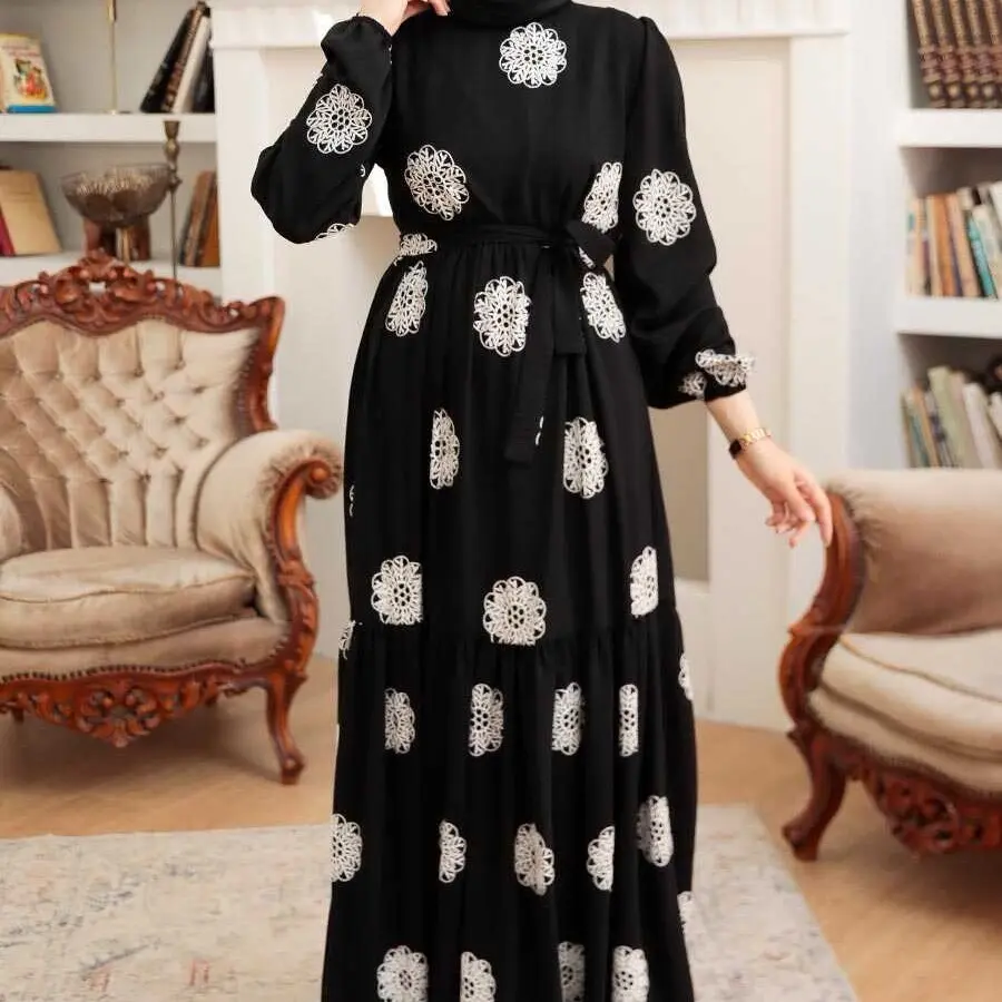 *Beutiful Embroidery work frill abaya with elastic sleevs* (with black hijab)