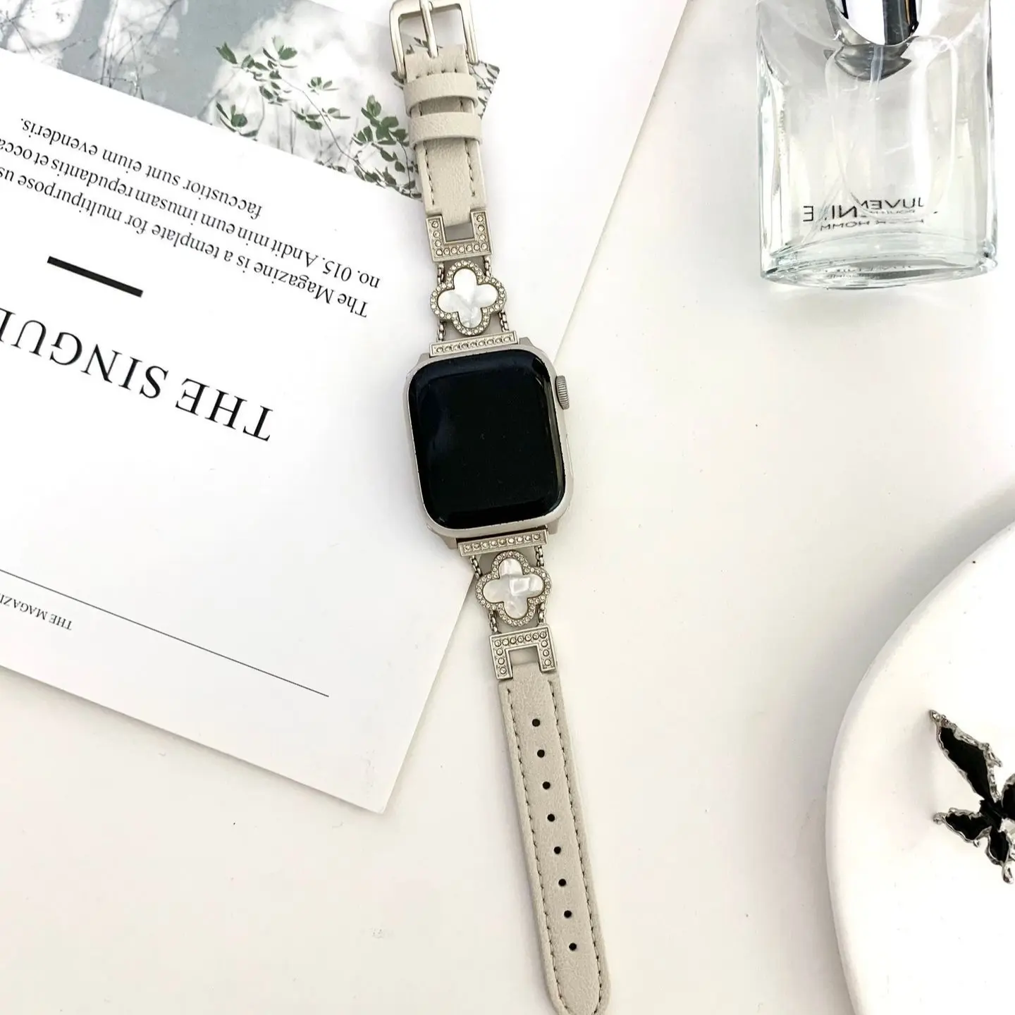 Apricot + Starlight Four-Leaf Clover