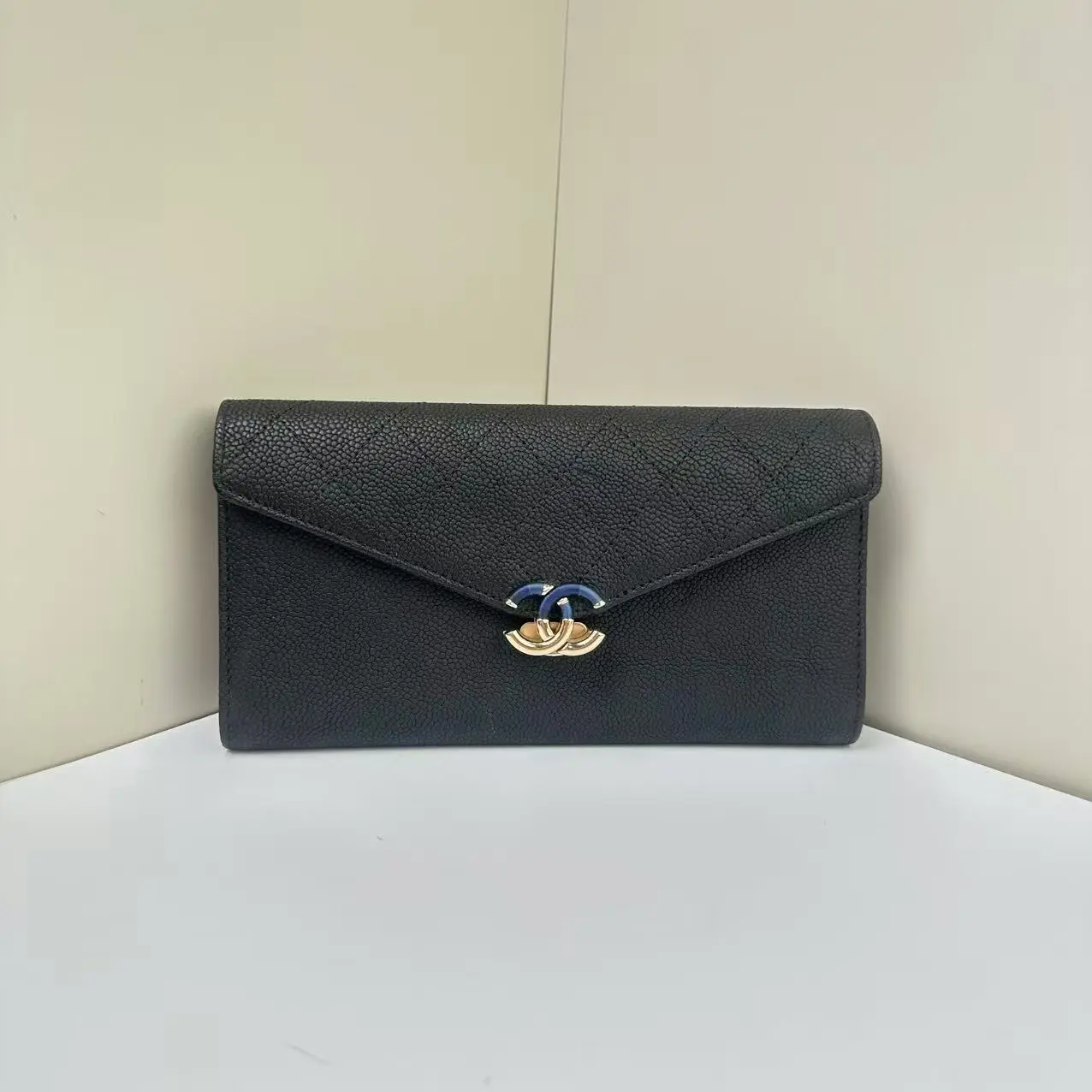 Pre-owned CHANEL Caviar Wallet Quilted CC Box Gusset Flap Black CPU0716