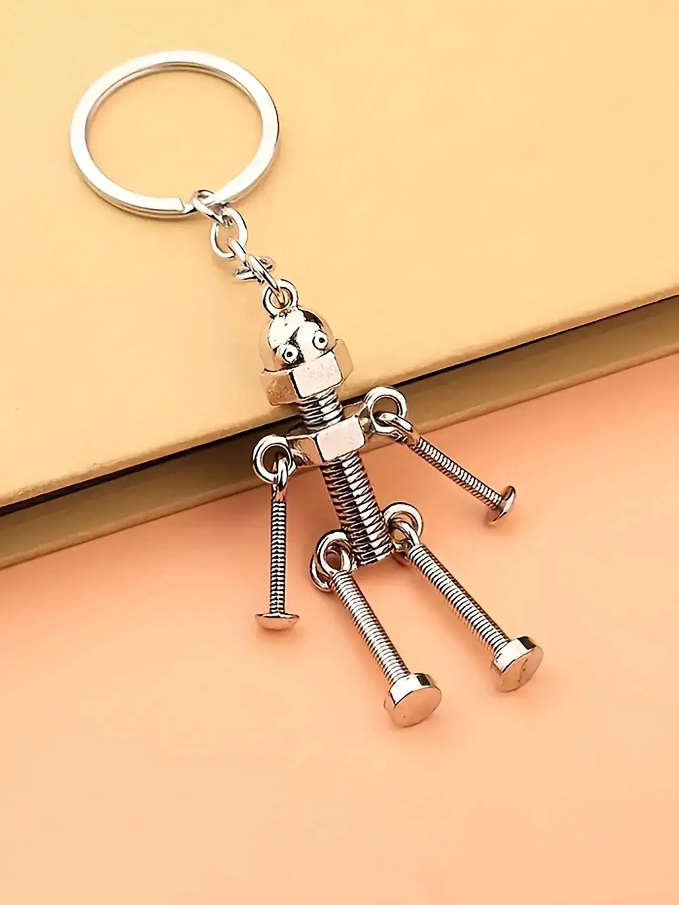 Cute Robot Design for Car Keys, Creative Screw Design Keychain for Men & Women, Fashionable Novelty Keychain As Gift for Friends, Keychain for Bags, Fashionable Zinc Alloy Keychain, Trendy Cute Keychain