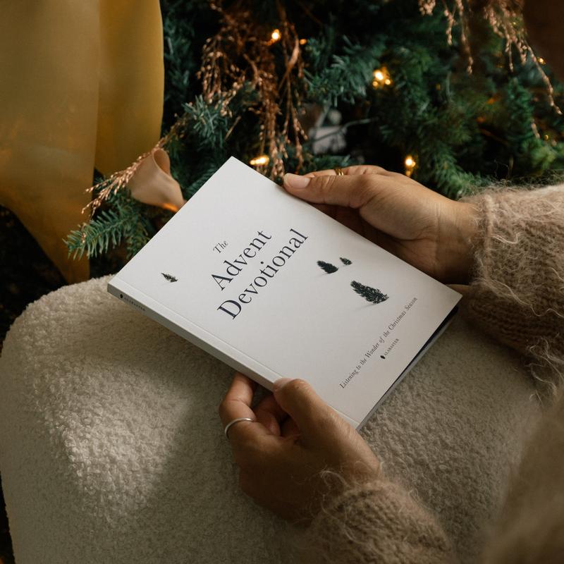 Alabaster The Advent Devotional Book - Listening to the Wonder of the Christmas Season