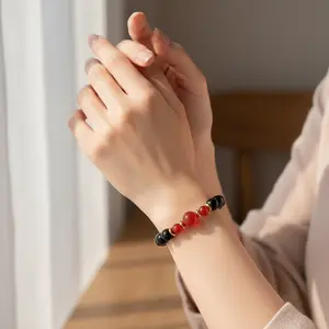 QueLindo - Onyx Carnelian Bracelet - A Symbol of Beauty and Elegance