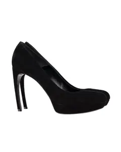 Pre-owned Alexander McQueen Alexander McQueen Pumps in Black Suede by Rebag