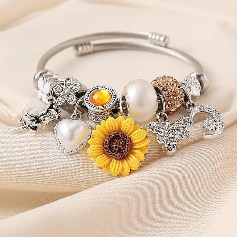Boho Style Sunflower & Heart & Rose & Bee Charm Decor Stainless Steel Bracelet, Fashion Jewelry, Aesthetic Jewelry for Party, Daily Clothing Decor, Exquisite Jewelry for Birthday Gift, Bracelet with charms, Summer Dainty Jewelry