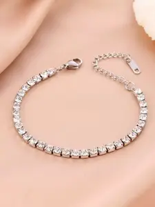 A gold and silver diamond studded bracelet, a fashionable accessory that blends hip-hop style with sparkling cubic zirconia. Featuring an elegant design, it is a classic commemorative gift for birthdays, anniversaries, and special occasions.
