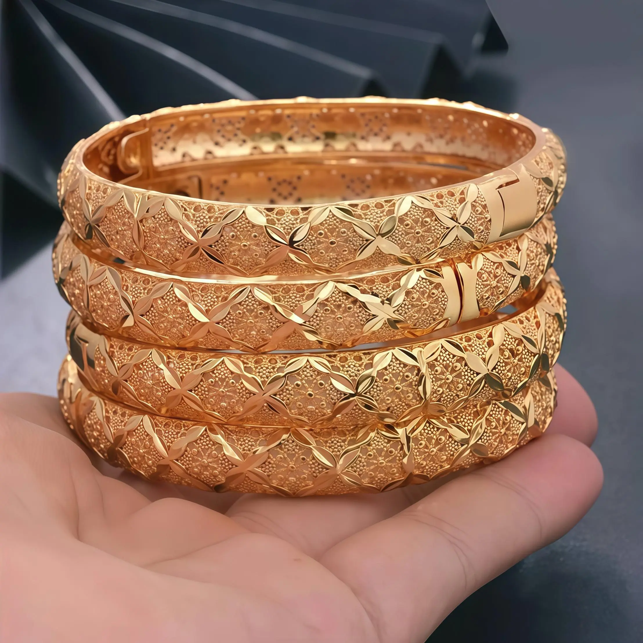 Women's summer fashion in Europe and the United States fashion alloy cross cuff bracelet, autumn casual versatile party holiday accessories, adjustable cuff jewelry, women's gift good, bracelet stacking wear bracelets for women，gifts girlfriend