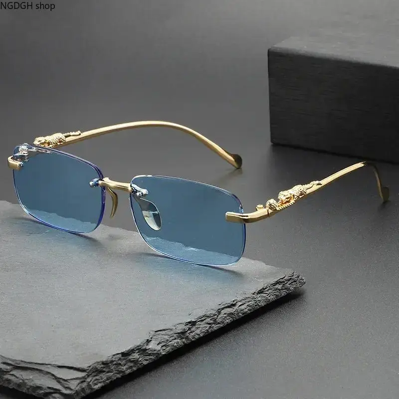 Men's Fashionable Eyewear, Retro 90s Style Gold-Tone Frames with Animal-Embossed Arms and UV400 Protection, Fashionable Frames Sunglasses, Uv Blocking Sunglasses