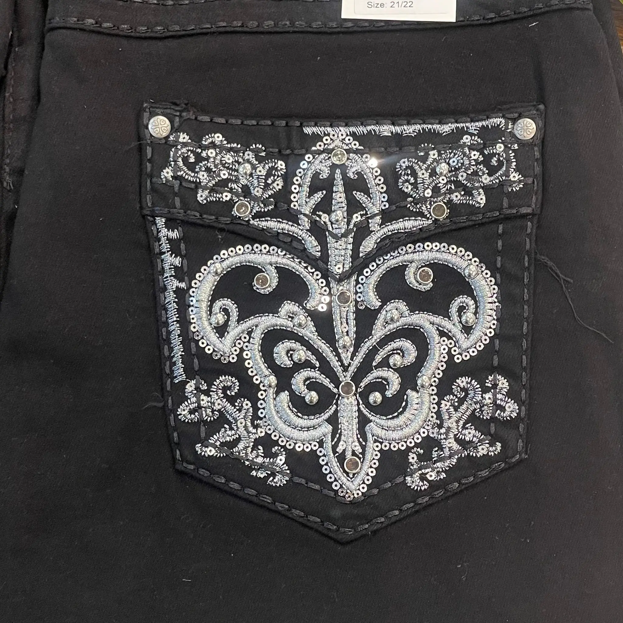 H&Y Woman Jeans with Unique Beaded Design to Enhance Your Style