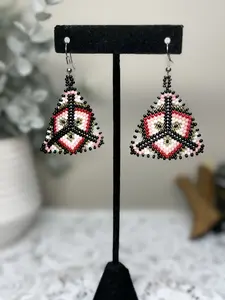 Aretes "Blanca" Beaded Earrings Handmade in Mexico Unique Beaded Design Handcrafted Elegance Perfect for Handmade Jewelry Lovers