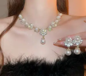 Elegant White Pearl Necklace – Timeless Luxury