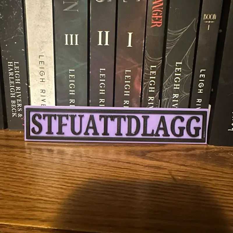 3D printed bookshelf decor sign
