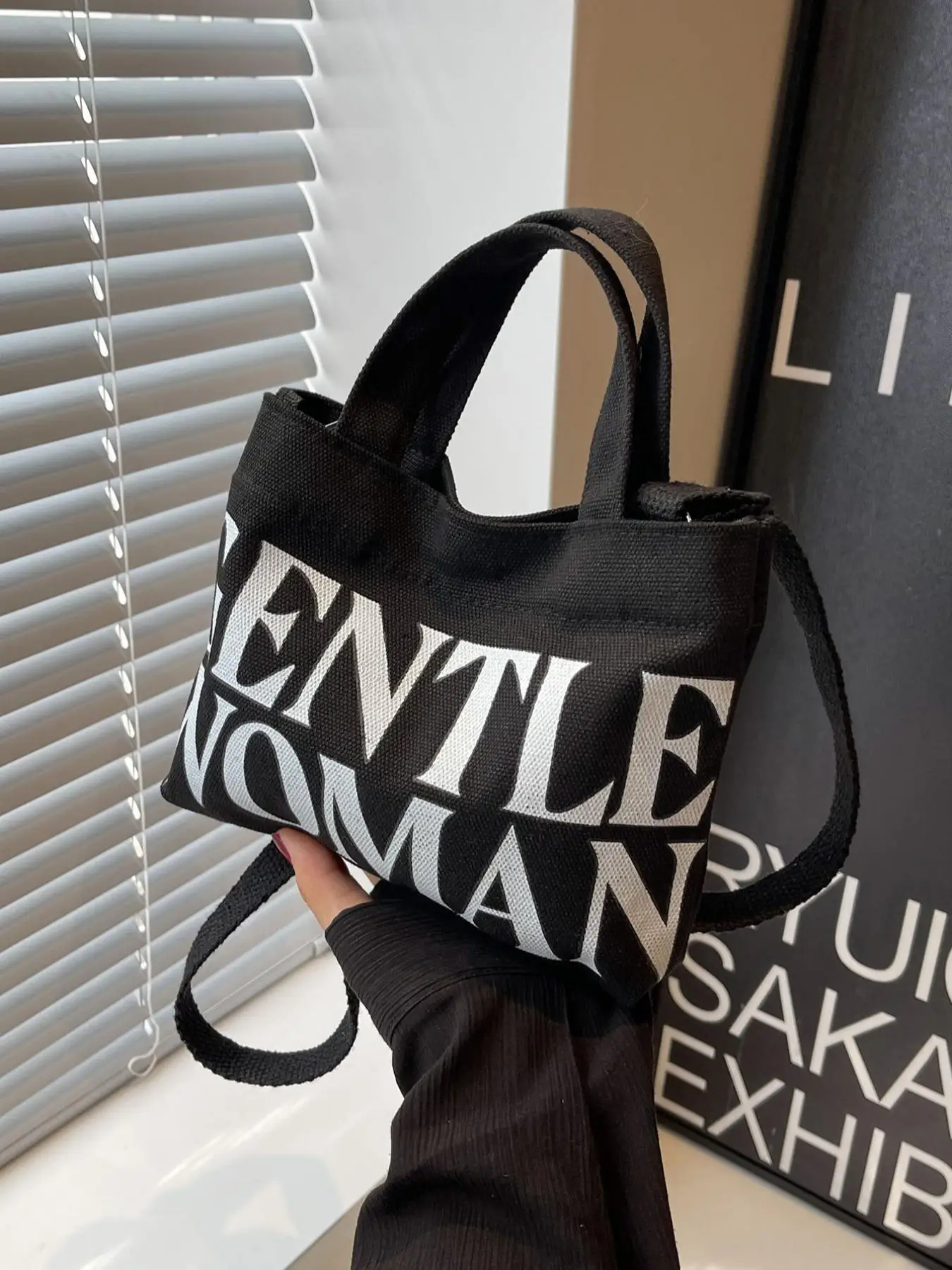 1 Piece Women's Letters Print Fashion Canvas Handbag & Shoulder Bag, Casual Trendy Shoulder Bag, Fashionable Handbag For Women For Daily Wear