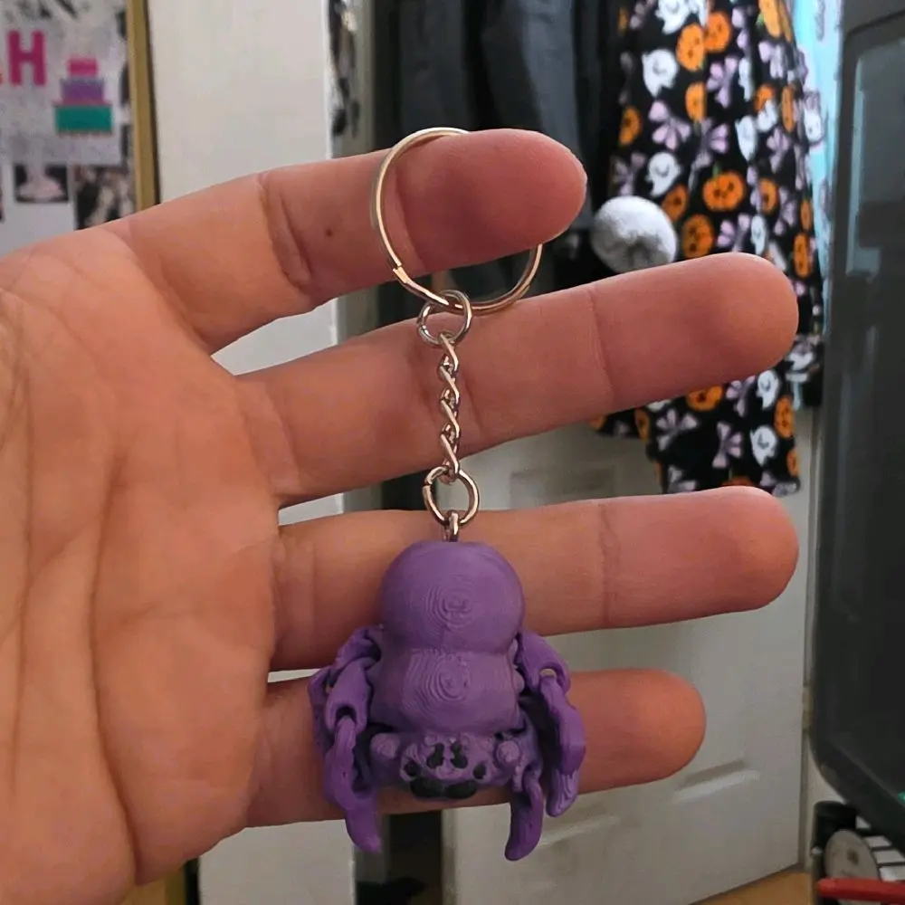 Flexi Spider Keychain, Halloween Themed Spooky Accessory for Keys, Bags